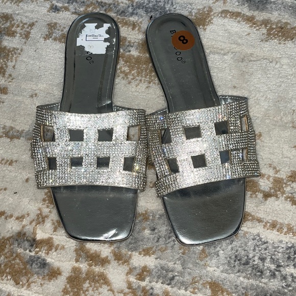 BANBOO SANDEL - Picture 1 of 3